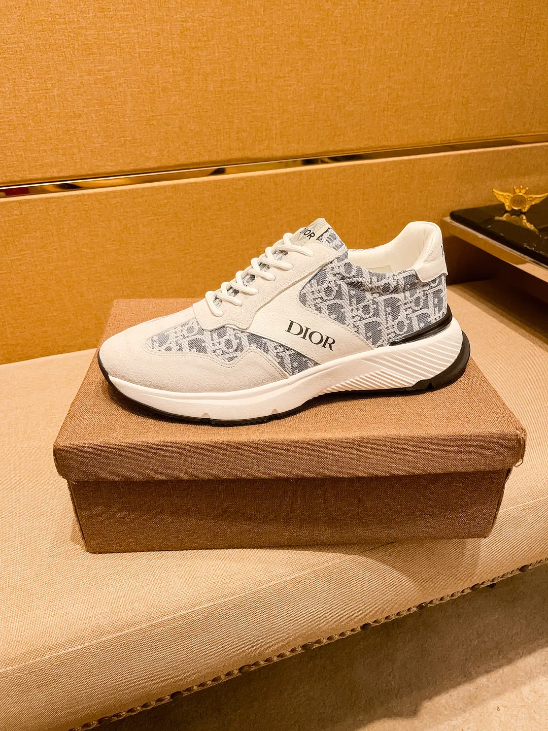 🚘🚘Factory batch 460💰🔥[Dior]🔥Men's high-end brand of shoes official website 1:1 latest masterpiece: the upper is made of Italian imported first-layer cowhide with a comfortable and breathable lining➕original non-slip and wear-resistant outsole🔥, making walking more convenient and comfortable! An exclusive new model, a stunning work, a beautiful 1:1 replica [color] compared to the official quality! Create a fashionable personality to set off your uniqueness! A must-have for trendy men! Classic🔥Size: 38-44 Color: 🔥 2⃣️colors available🔥